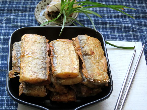 油炸刀魚的做法-家常味炸菜譜