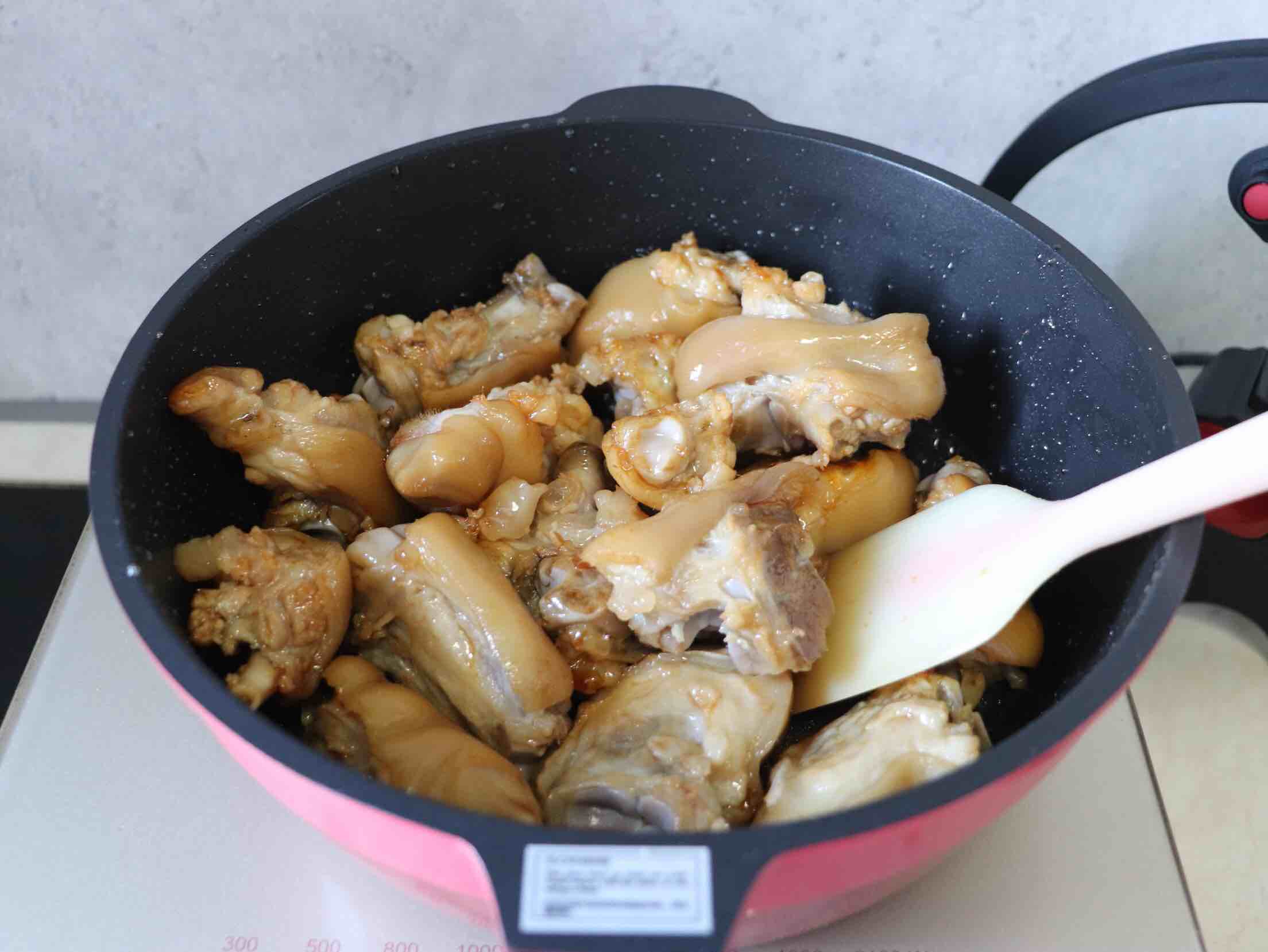 簡單易學的美味紅燒豬蹄的做法-家常味燒菜譜