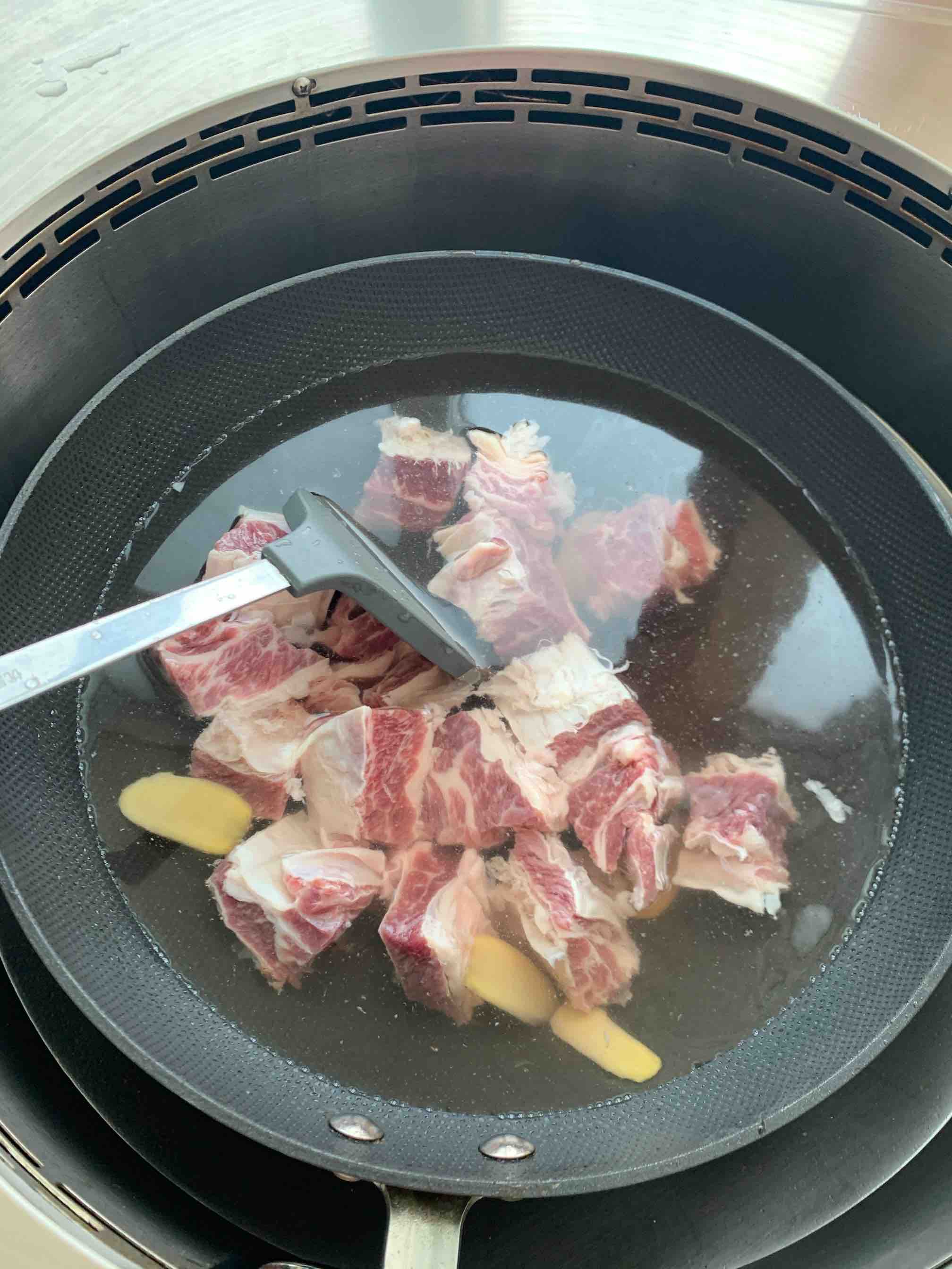 土豆紅燒牛肉的做法-醬香味燒菜譜