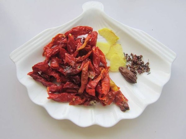 新疆大盤羊排的做法-家常味燒菜譜-易網健康養(yǎng)生網 新疆大盤羊排的做法-家常味燒菜譜