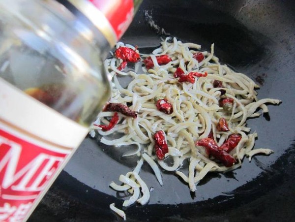 韭菜炒銀魚的做法-家常味炒菜譜