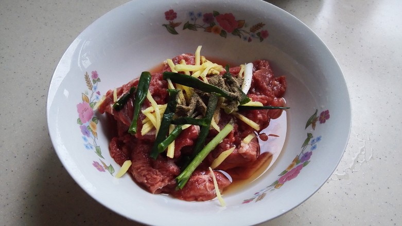 水煮牛肉的做法-咸鮮味煮菜譜-易網健康養生網 水煮牛肉的做法-咸鮮味煮菜譜