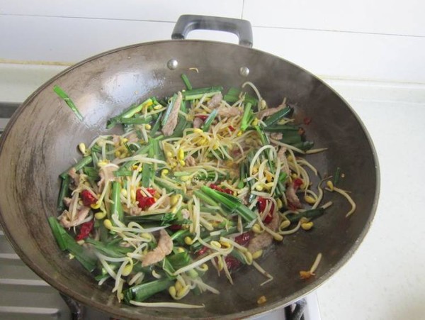 黃豆芽韭菜炒肉的做法-家常味炒菜譜