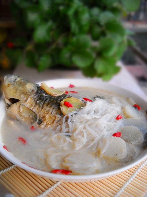 山藥鯽魚粉絲的做法-咸鮮味燉菜譜-易網健康養生網 山藥鯽魚粉絲的做法-咸鮮味燉菜譜