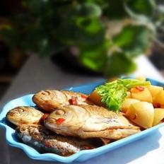蘿卜燉鯽魚的做法-咸鮮味燉菜譜
