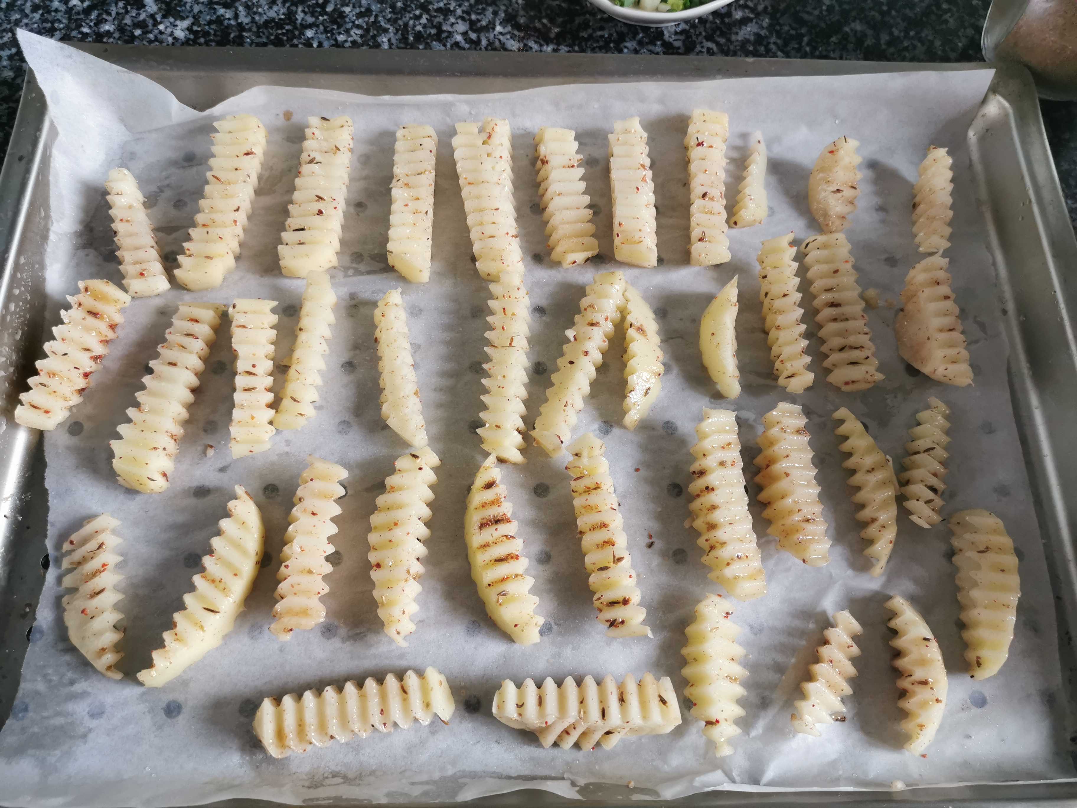 烤薯?xiàng)l的做法-家常味烤菜譜