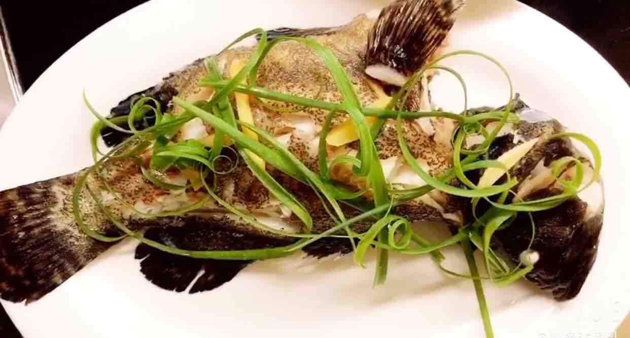 清蒸龍躉魚的做法-咸鮮味蒸菜譜