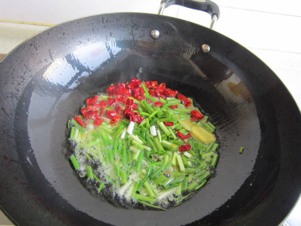 臘魚燒茄子的做法-咸鮮味燒菜譜