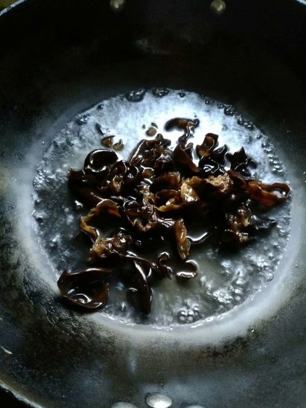 黃瓜木耳炒雞蛋的做法-家常味炒菜譜