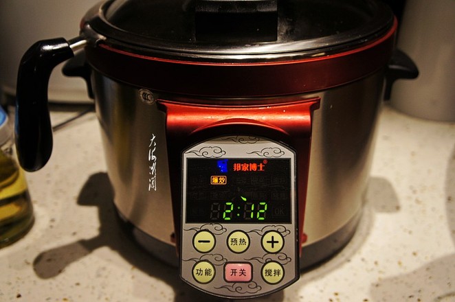 芹菜炒杏鮑菇的做法-家常味炒菜譜