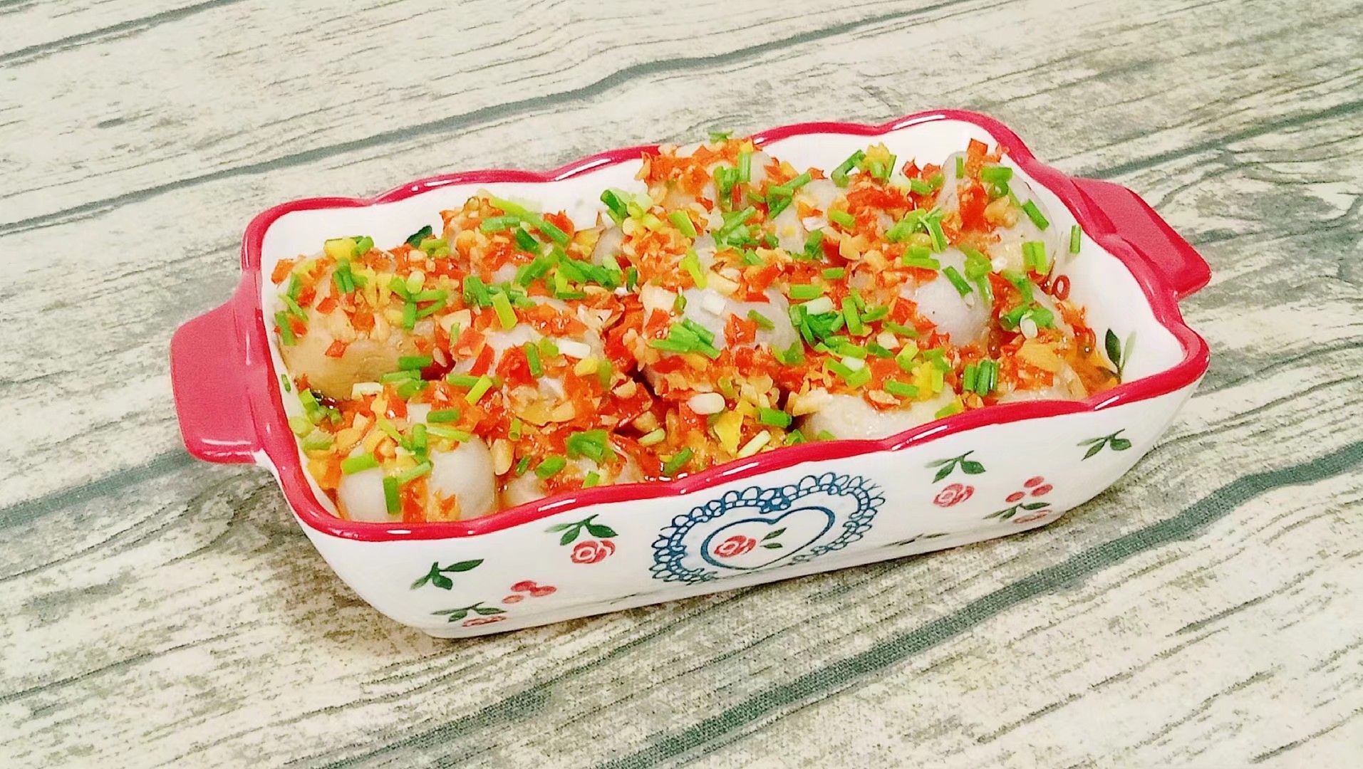 剁椒蒸芋頭的做法-家常味蒸菜譜