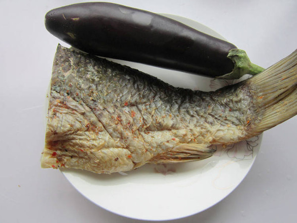 臘魚燒茄子的做法-咸鮮味燒菜譜