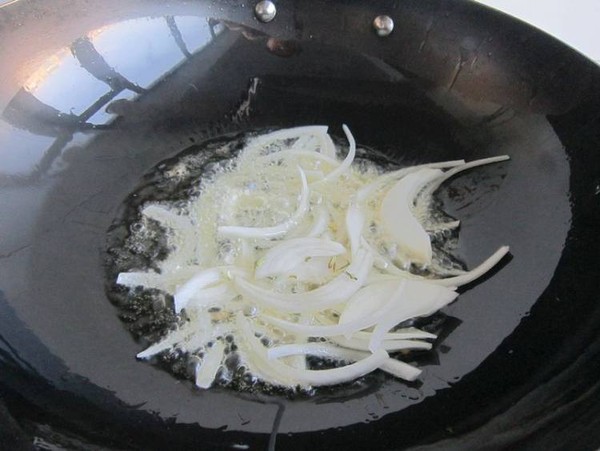 恰瑪古燜羊排的做法-家常味燜菜譜