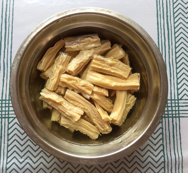 腐竹蒸小黃魚的做法-香辣味蒸菜譜