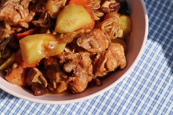 醬香土豆燉雞的做法-家常味燉菜譜