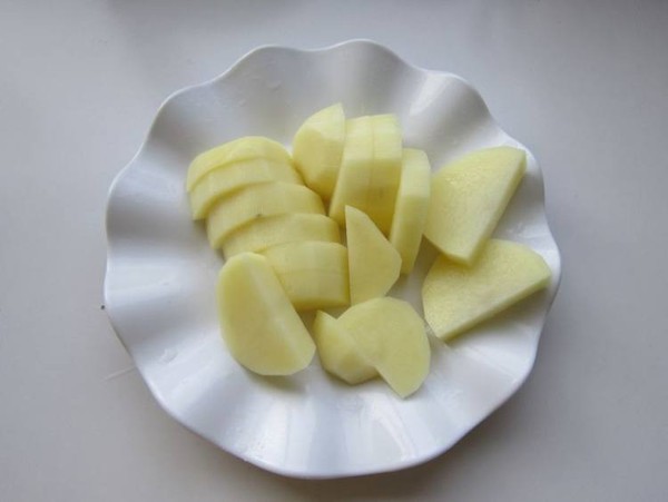 土豆燒羊排的做法-家常味燒菜譜