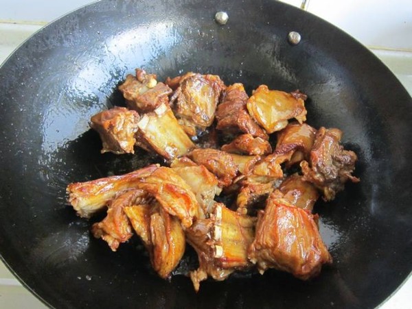 土豆燒羊排的做法-家常味燒菜譜