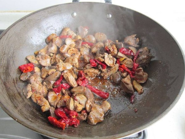 大盤雞雜的做法-香辣味炒菜譜-易網(wǎng)健康養(yǎng)生網(wǎng) 大盤雞雜的做法-香辣味炒菜譜