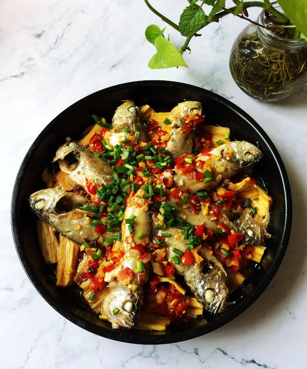 腐竹蒸小黃魚的做法-香辣味蒸菜譜