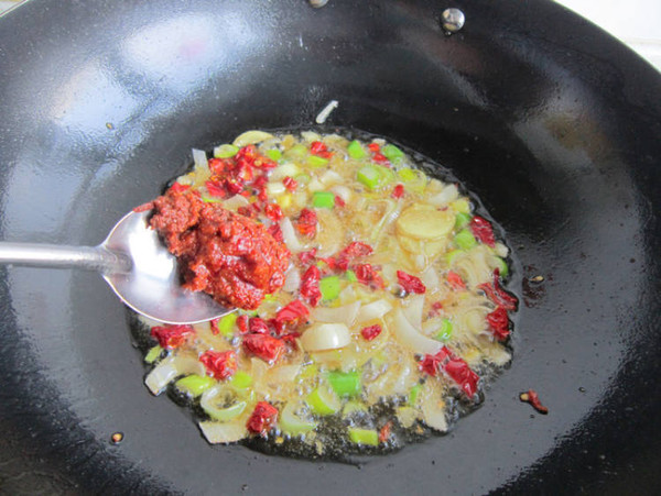 醪糟燒黃花魚的做法-家常味燒菜譜