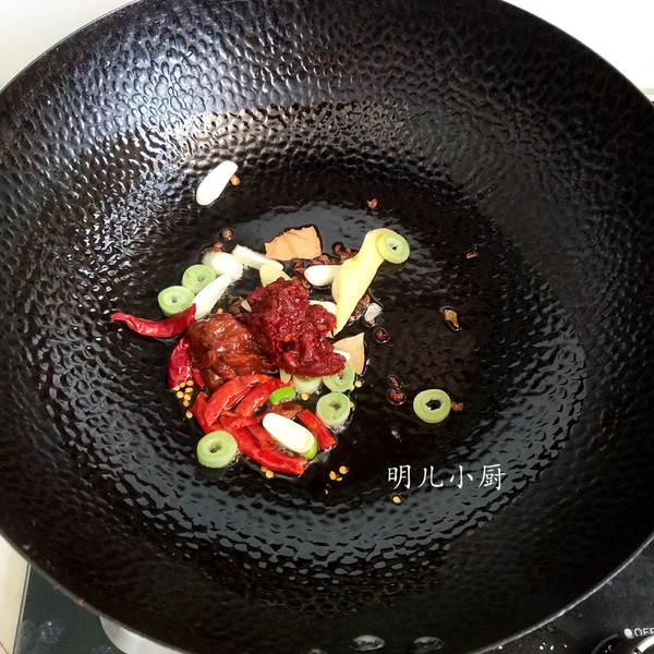 醬爆黃沙蜆的做法-家常味炒菜譜