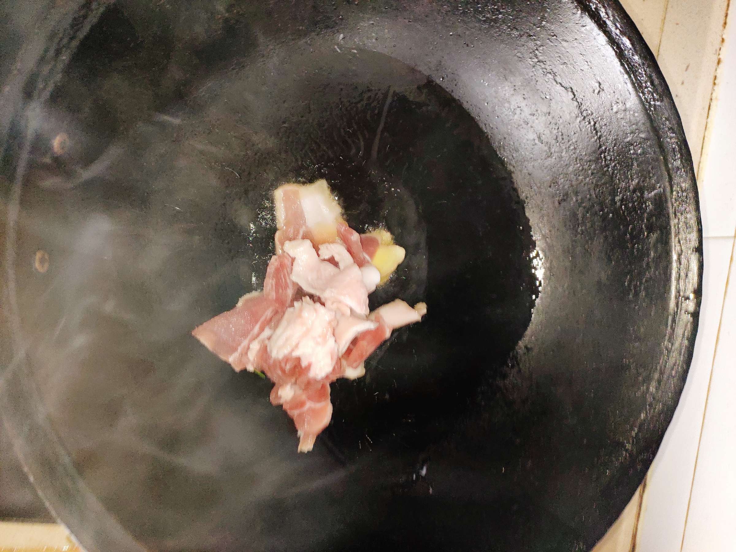 大蒜苗炒肉的做法-咸鮮味炒菜譜-易網(wǎng)健康養(yǎng)生網(wǎng) 大蒜苗炒肉的做法-咸鮮味炒菜譜