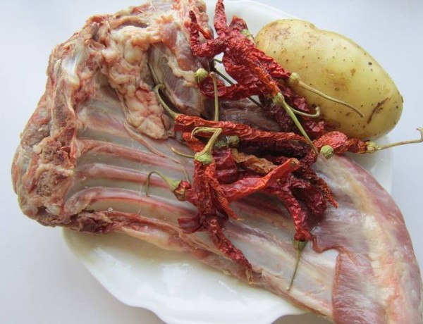 土豆燒羊排的做法-家常味燒菜譜