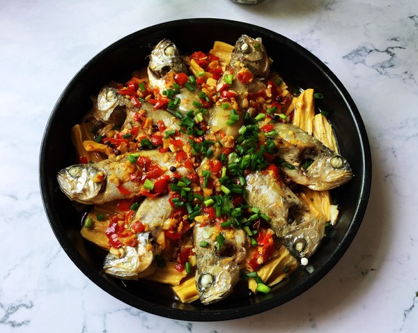 腐竹蒸小黃魚的做法-香辣味蒸菜譜