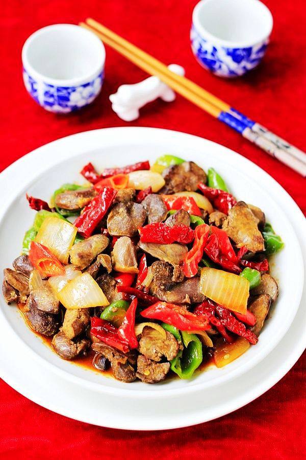 大盤雞雜的做法-香辣味炒菜譜-易網(wǎng)健康養(yǎng)生網(wǎng) 大盤雞雜的做法-香辣味炒菜譜