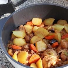 醬香土豆燉雞的做法-家常味燉菜譜