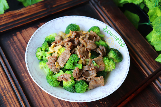 牛肉炒西蘭花的做法-家常味炒菜譜