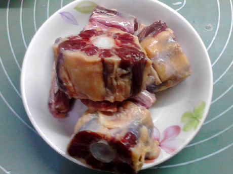 杜仲牛尾湯的做法-咸鮮味燉菜譜