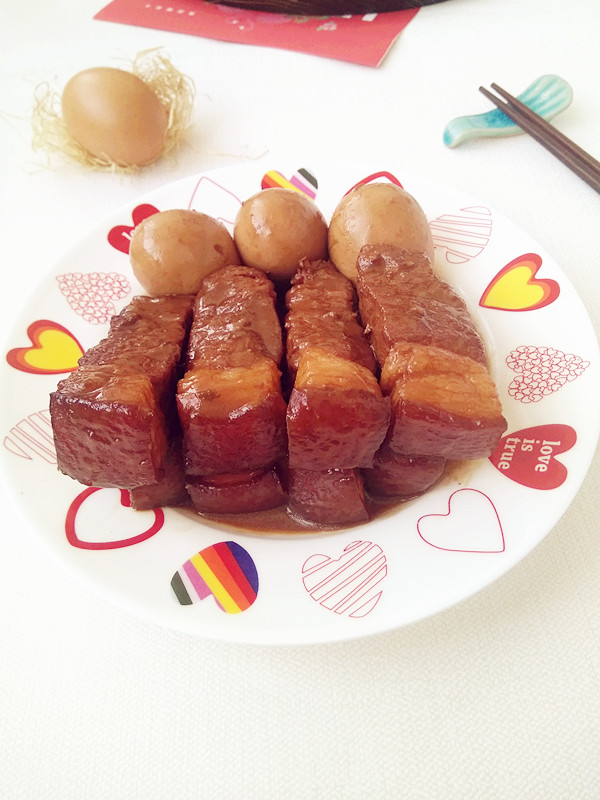 紅燒肉熏蛋的做法-咸鮮味燒菜譜