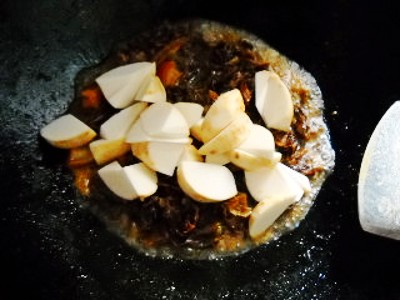 梅菜芋頭紅燒肉的做法-咸鮮味燒菜譜-易網健康養生網 梅菜芋頭紅燒肉的做法-咸鮮味燒菜譜