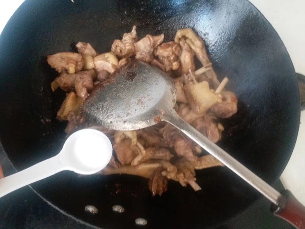 蒜香童子雞的做法-咸鮮味燒菜譜