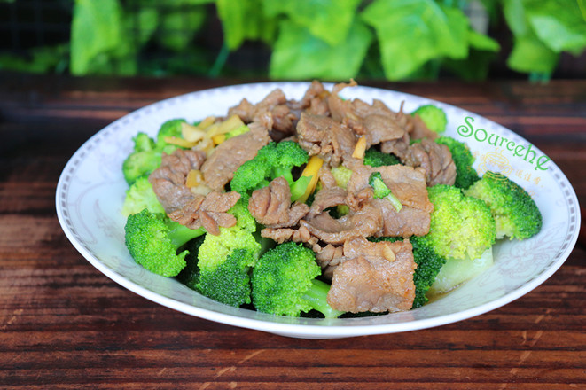 牛肉炒西蘭花的做法-家常味炒菜譜