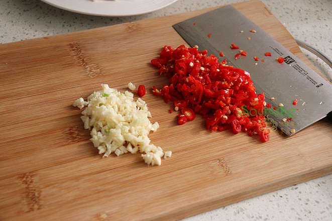 剁椒蒸芋頭的做法-香辣味蒸菜譜