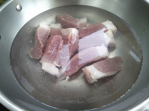 紅燒肉熏蛋的做法-咸鮮味燒菜譜