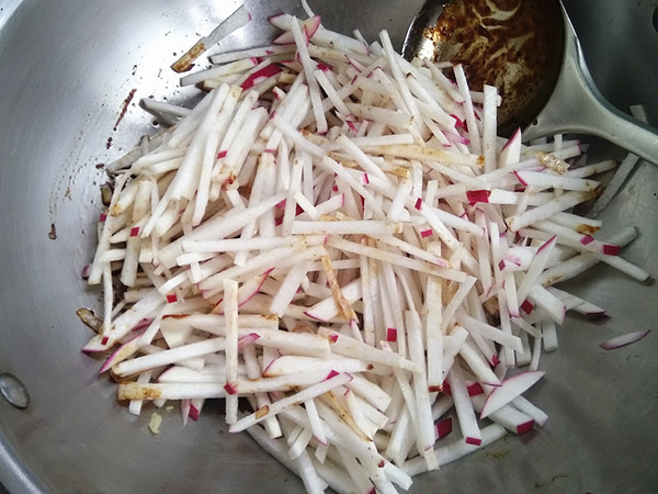 素菜葷做,肉味燒蘿卜的做法-家常味燒菜譜-易網健康養生網 素菜葷做,肉味燒蘿卜的做法-家常味燒菜譜