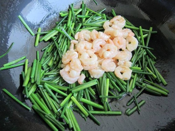 韭苔炒蝦仁的做法-家常味炒菜譜