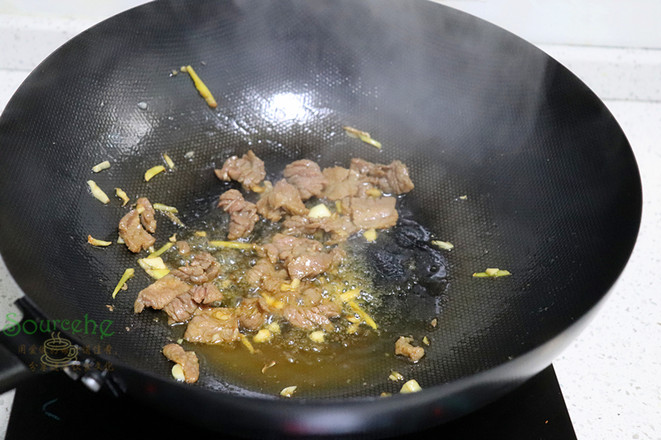 牛肉炒西蘭花的做法-家常味炒菜譜