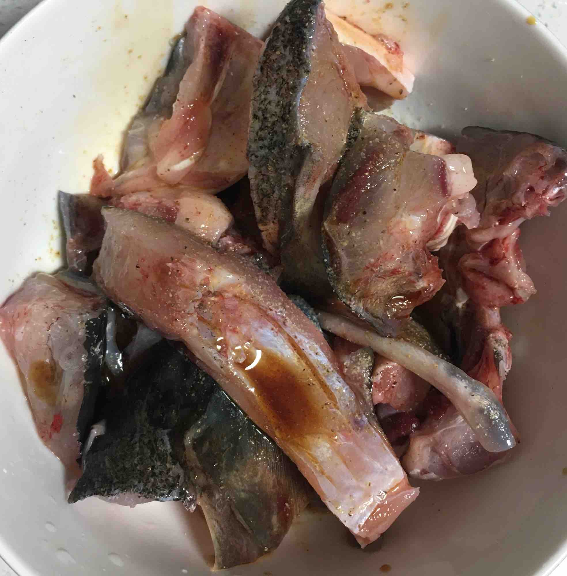 剁椒炒魚頭的做法-家常味炒菜譜