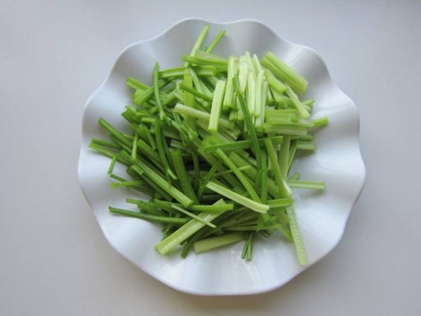 毛芹菜木耳炒香干的做法-家常味炒菜譜