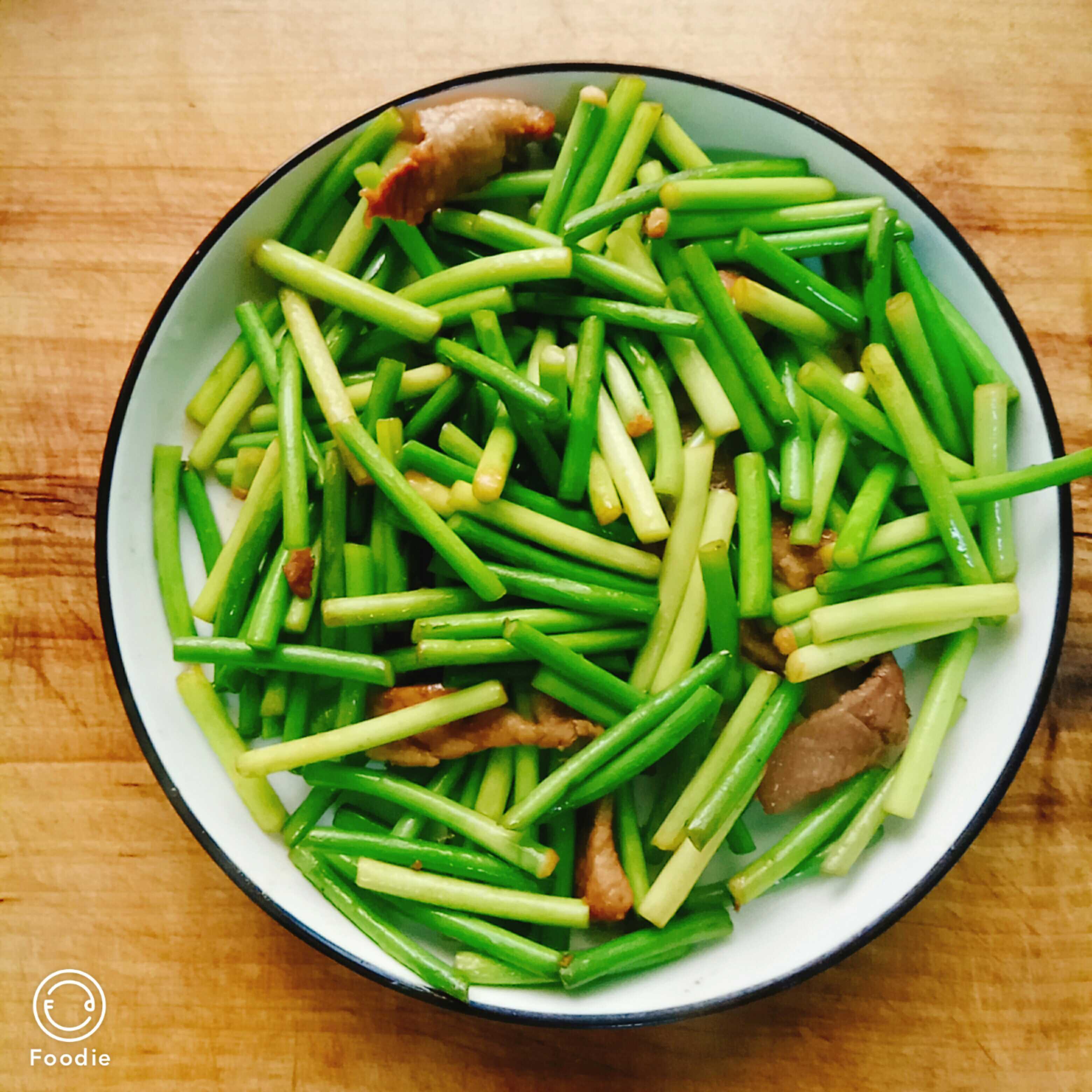 炒蒜薹的做法-家常味炒菜譜-易網健康養(yǎng)生網 炒蒜薹的做法-家常味炒菜譜
