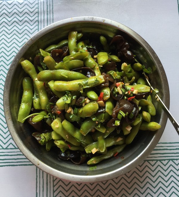 黑木耳拌毛豆的做法-香辣味拌菜譜