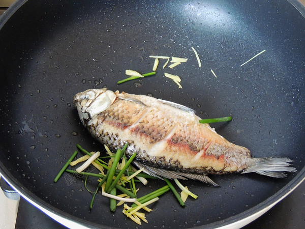 冬瓜鯽魚湯的做法-家常味煮菜譜