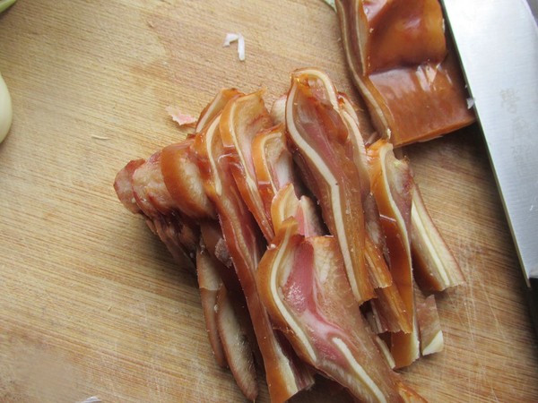 拌豬耳朵的做法-咸鮮味拌菜譜