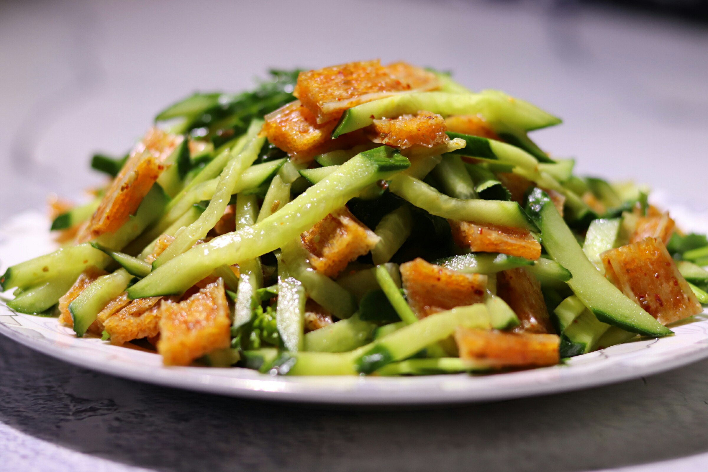 辣條拌黃瓜的做法-麻辣味拌菜譜