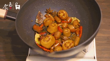 黃豆燒豬尾！超級好吃的家常菜，學會了這道菜，誰還去吃紅燒肉和大豬蹄子啊？的做法-咸鮮味燒菜譜