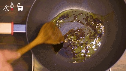 黃豆燒豬尾！超級好吃的家常菜，學會了這道菜，誰還去吃紅燒肉和大豬蹄子啊？的做法-咸鮮味燒菜譜